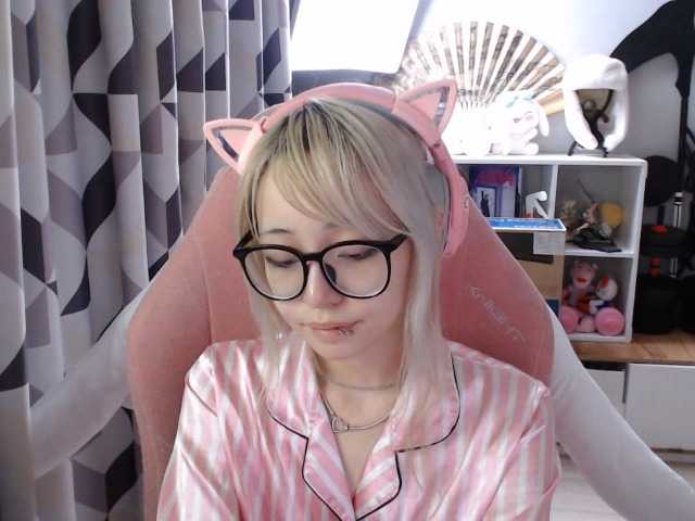 GertieCoach live cam on BongaCams