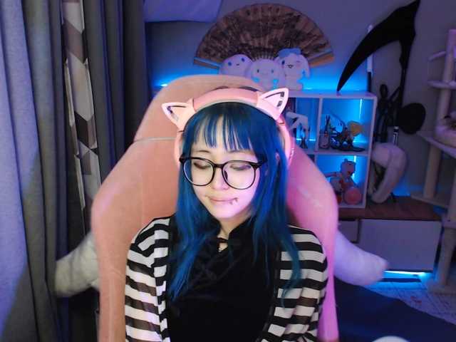 GertieCoach live cam on BongaCams