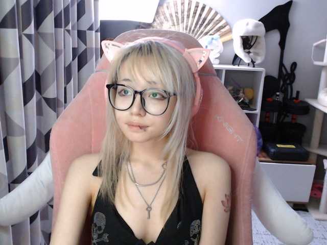 GertieCoach live cam on BongaCams