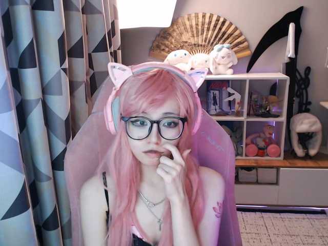 GertieCoach live cam on BongaCams
