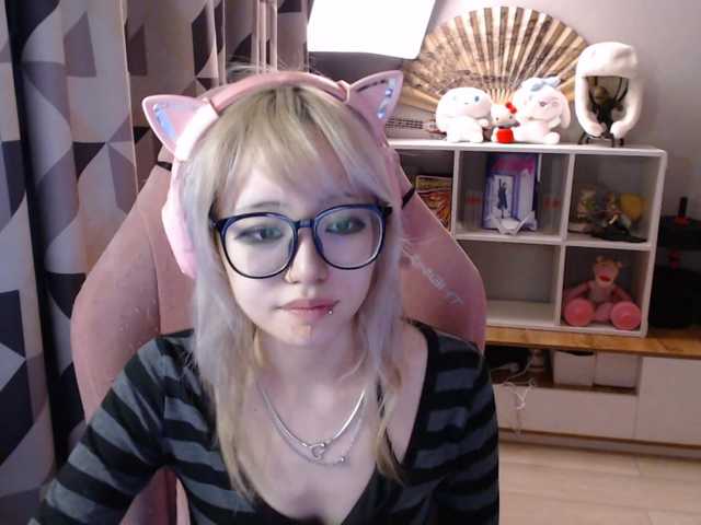 GertieCoach live cam on BongaCams