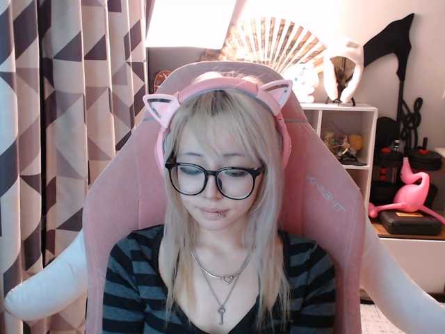 GertieCoach live cam on BongaCams