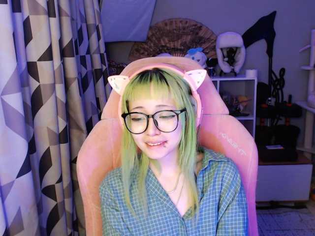 GertieCoach live cam on BongaCams