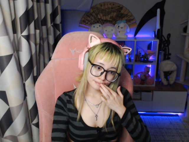 GertieCoach live cam on BongaCams