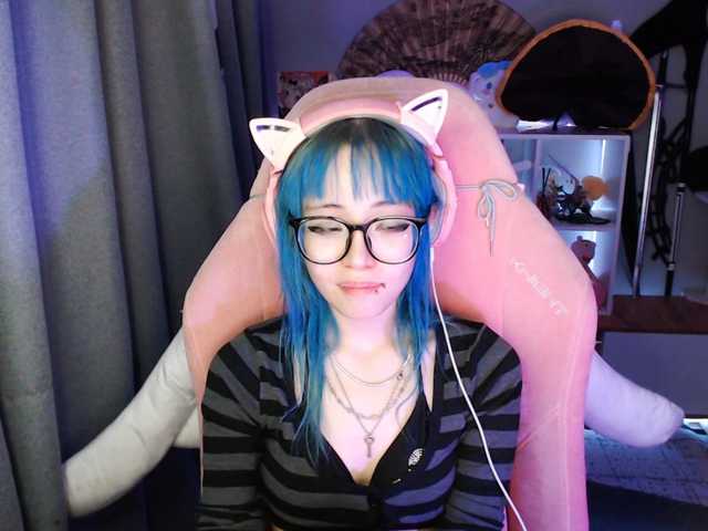 GertieCoach live cam on BongaCams