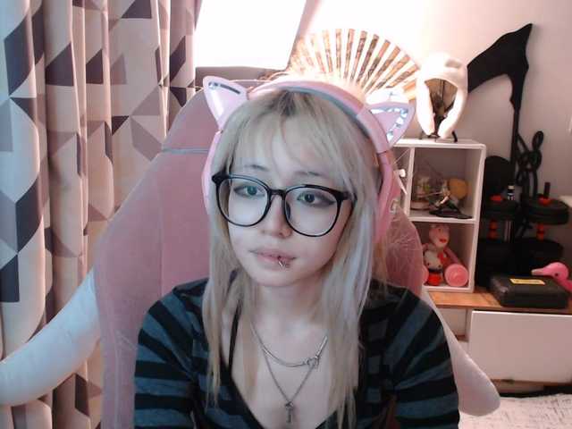 GertieCoach live cam on BongaCams