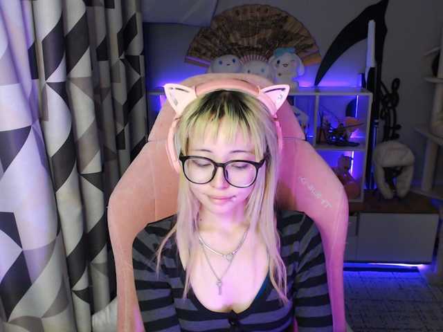 GertieCoach live cam on BongaCams