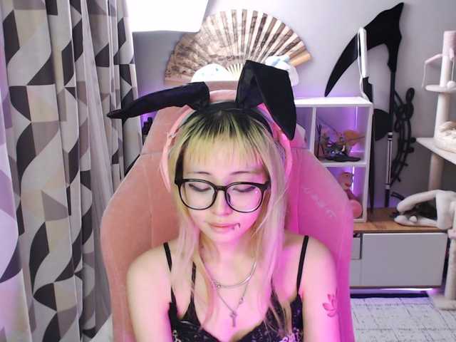 GertieCoach live cam on BongaCams