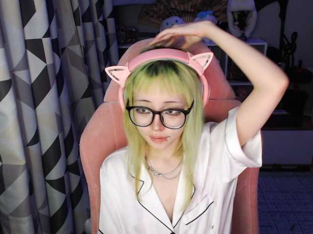 GertieCoach live cam on BongaCams