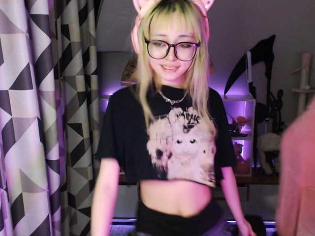 GertieCoach live cam on BongaCams
