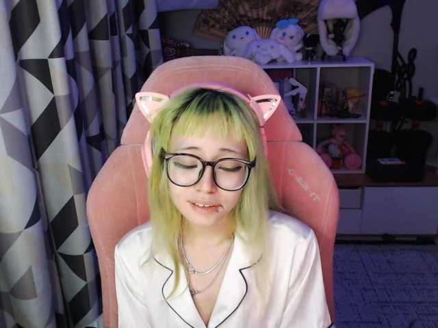 GertieCoach live cam on BongaCams