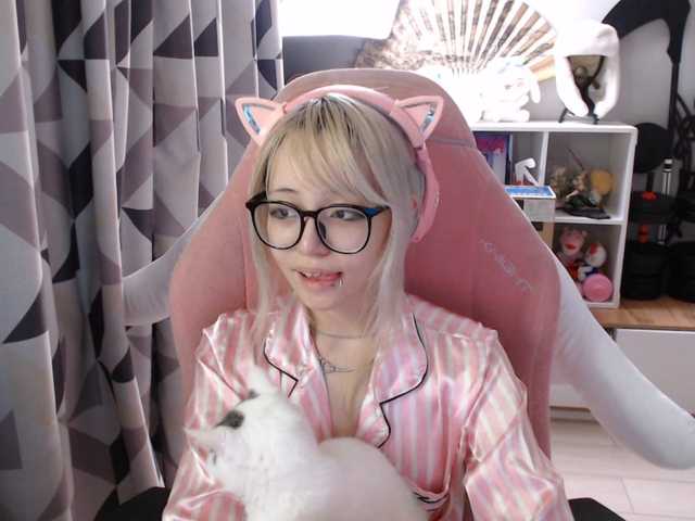 GertieCoach live cam on BongaCams