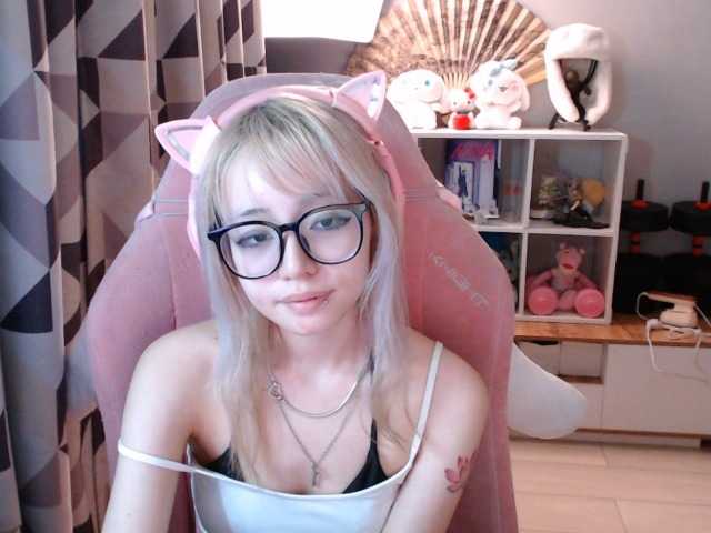 GertieCoach live cam on BongaCams