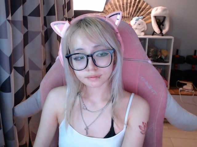GertieCoach live cam on BongaCams