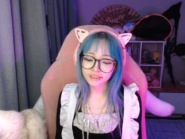 GertieCoach live cam on BongaCams