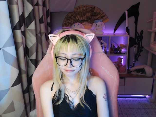 GertieCoach live cam on BongaCams