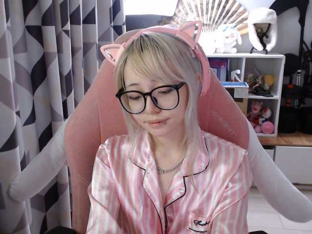 GertieCoach live cam on BongaCams