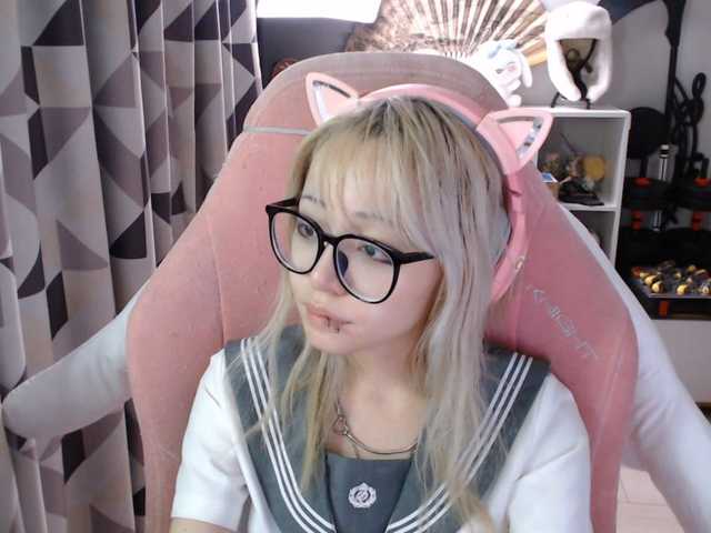 GertieCoach live cam on BongaCams