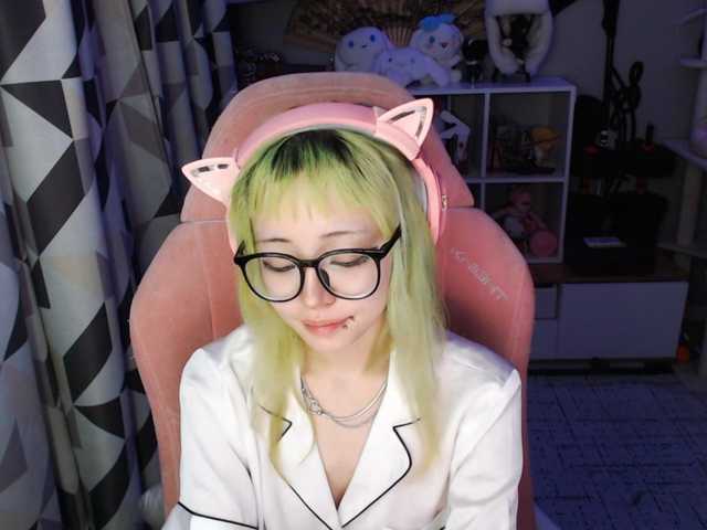 GertieCoach live cam on BongaCams