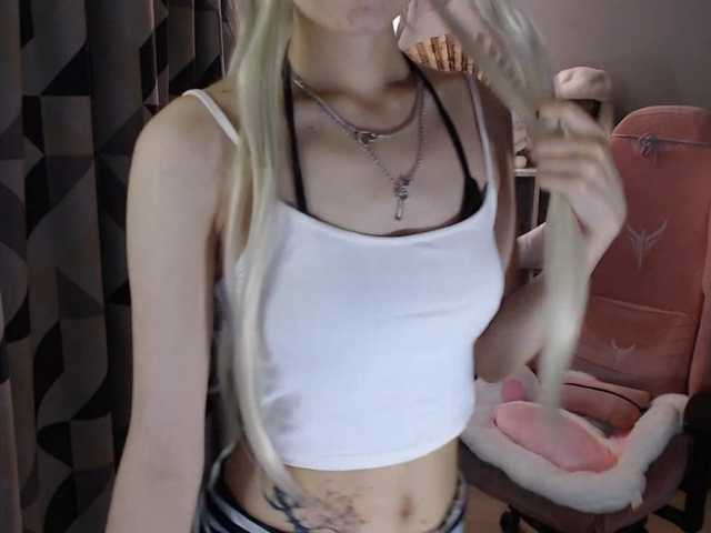GertieCoach live cam on BongaCams