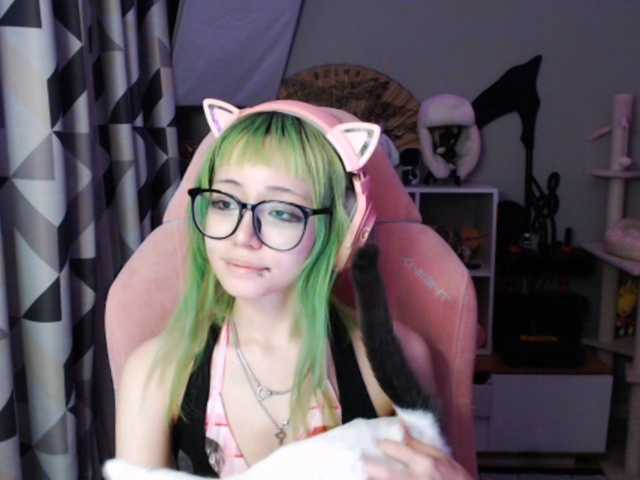 GertieCoach live cam on BongaCams