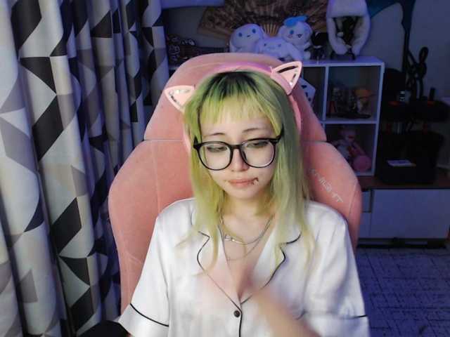 GertieCoach live cam on BongaCams