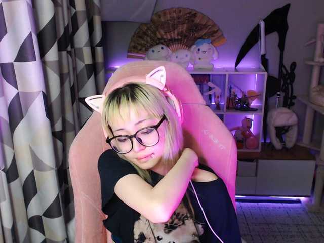 GertieCoach live cam on BongaCams