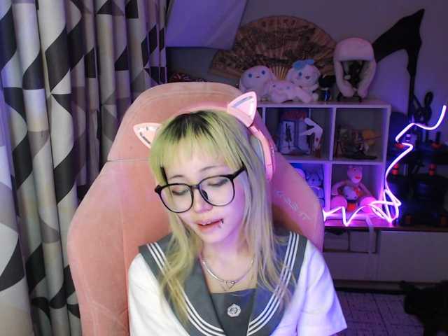 GertieCoach live cam on BongaCams