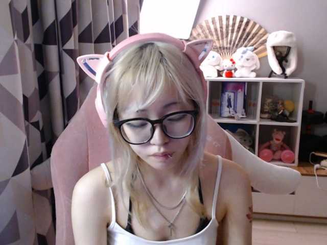 GertieCoach live cam on BongaCams