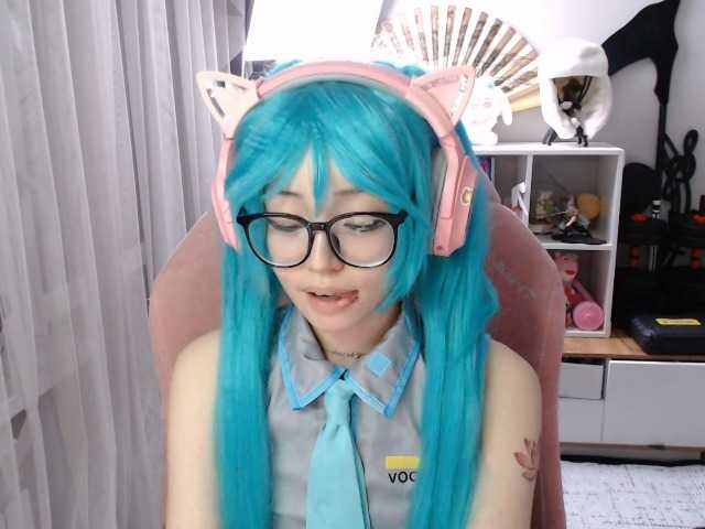 GertieCoach live cam on BongaCams