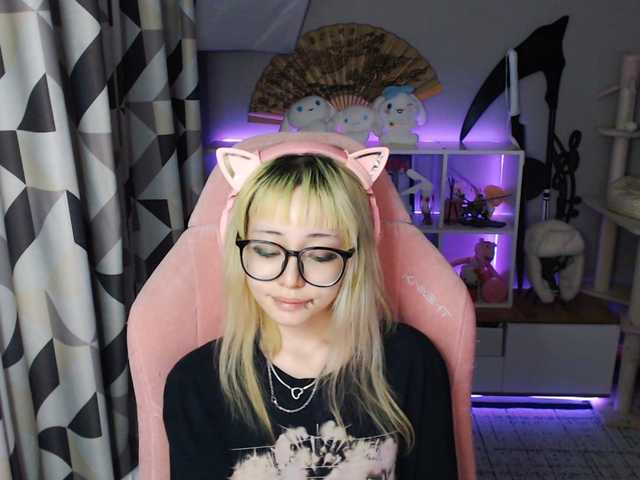 GertieCoach live cam on BongaCams