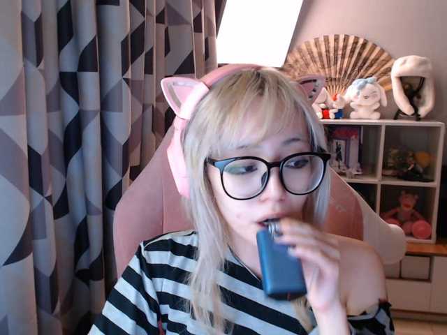 GertieCoach live cam on BongaCams