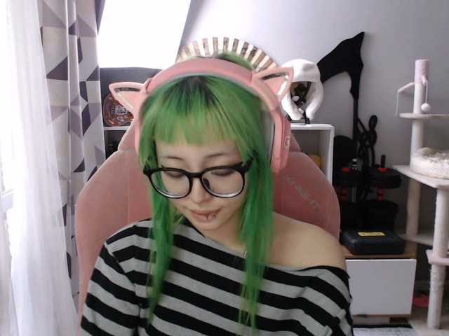 GertieCoach live cam on BongaCams