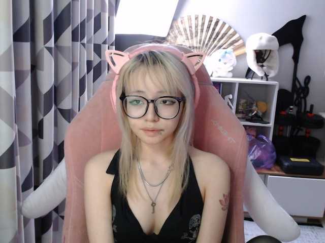 GertieCoach live cam on BongaCams