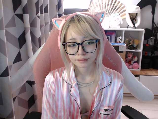 GertieCoach live cam on BongaCams