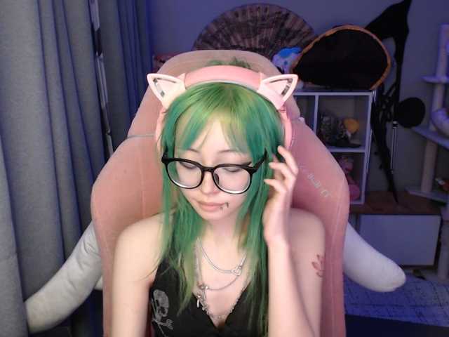 GertieCoach live cam on BongaCams