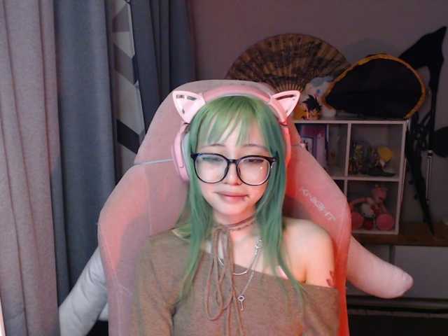 GertieCoach live cam on BongaCams