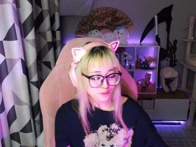 GertieCoach live cam on BongaCams