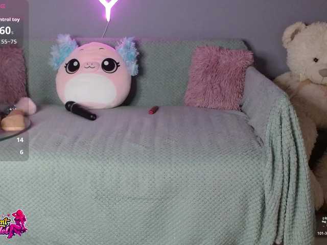BeaDoll live webcam show