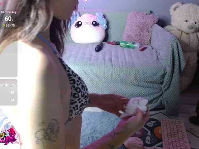 BeaDoll webcam