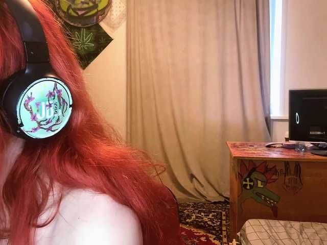 le modèle MigdaliaJaremka est en webcam porno dans un show sur le site bongacams, il possède les tags suivants: White/Caucasian,Redhead,Shaved