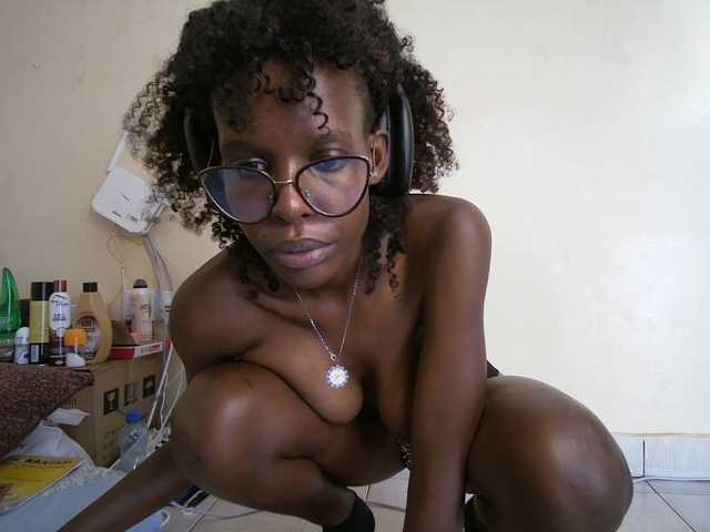 hott-ass live cam on BongaCams
