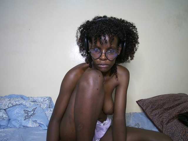 hott-ass live cam on BongaCams