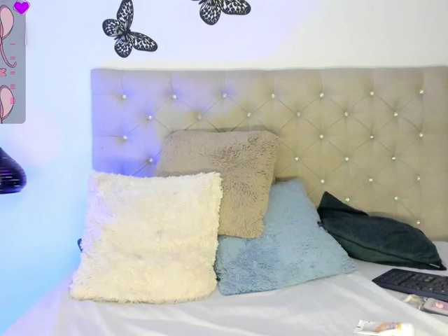QueenBoostyBig live cam on BongaCams