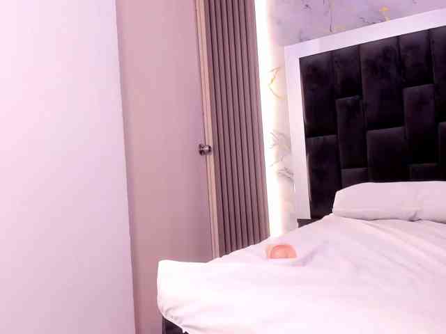 QueenBoostyBig webcam