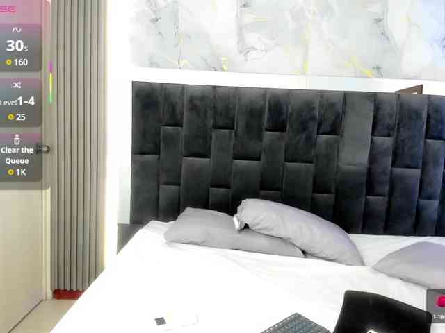 QueenBoostyBig webcam