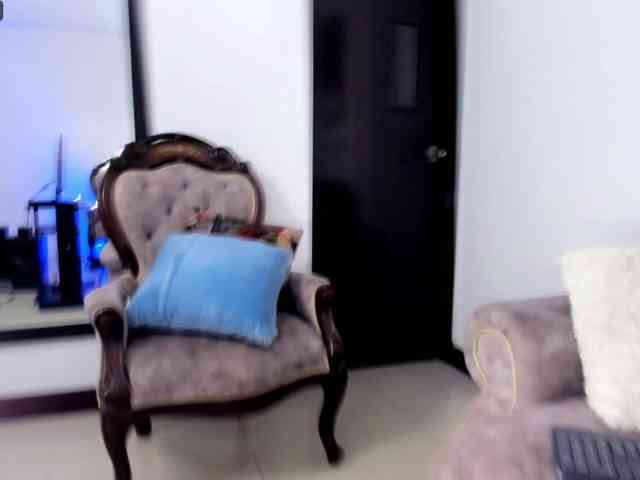 QueenBoostyBig webcam