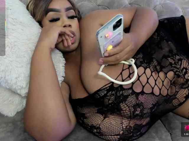 QueenBoostyBig webcam