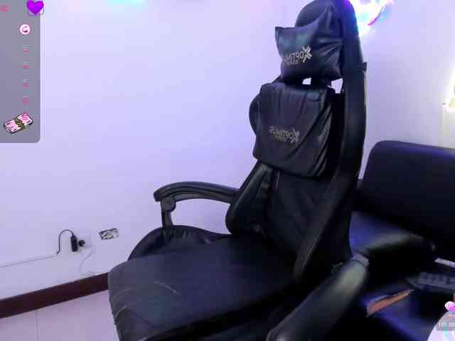 QueenBoostyBig webcam