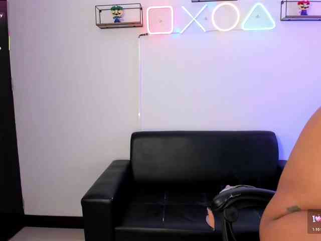 QueenBoostyBig webcam